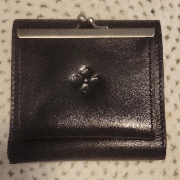 Patricia Nash Black Leather Key & Card Holder with Decorative Detail - Picture 1 of 6